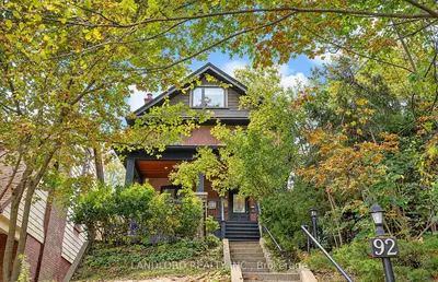 92 Neville Park Boulevard 3, Toronto, On M4e 3p8