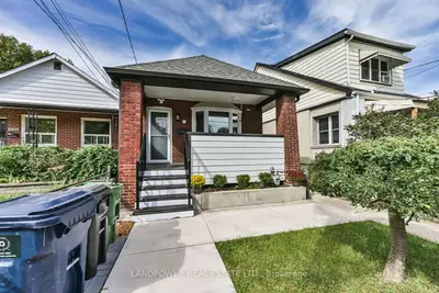 972 Cosburn Avenue, Toronto, On M4c 2w9