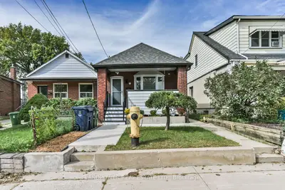 972 Cosburn Avenue, Toronto, On M4c 2w9