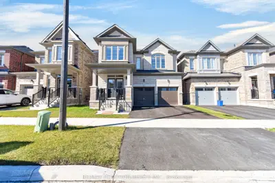 10 Fire King Drive, Whitby, On L1p 0r4