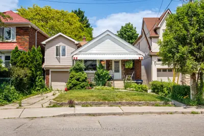 8 Davies Crescent, Toronto, On M4j 2x5