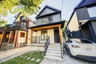 34 Hiawatha Road, Toronto, On M4l 2x8