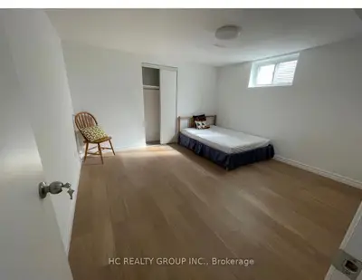 27 Macklingate Court Bsmt, Toronto, On M1v 1a2