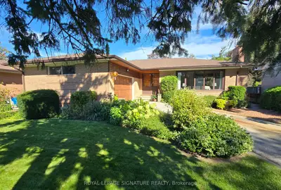 11 Regency Square, Toronto, On M1e 1n4