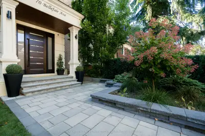 70 Bellefair Avenue, Toronto, On M4l 3t8