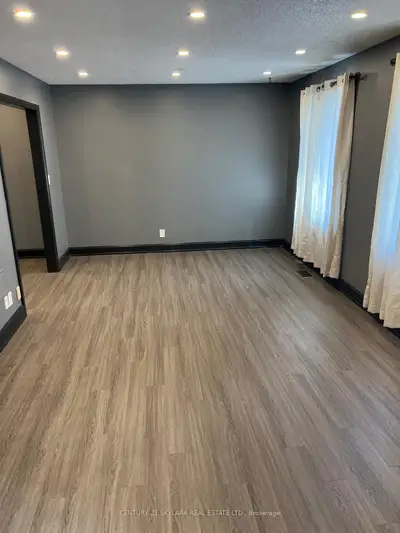 2 Robert Adams Drive, Clarington, On L1e 1v8