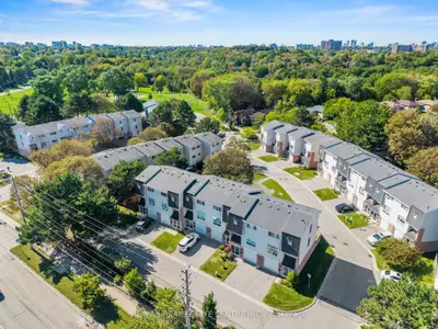 33 Celeste Drive 15, Toronto, On M1e 2v2