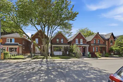 330 Main Street, Toronto, On M4c 4x7