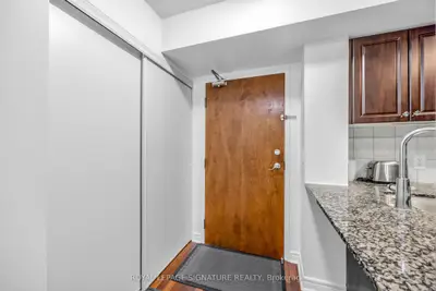 60 Fairfax Crescent 322, Toronto, On M1l 0e1