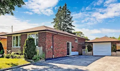 32 Brimorton Drive, Toronto, On M1p 3y9