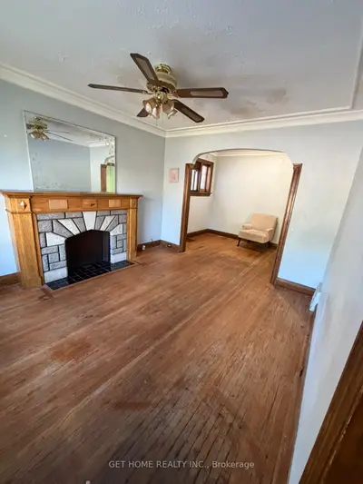 44 St Hubert Avenue Upper, Toronto, On M4j 3z3