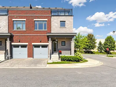 2 Longshore Way, Whitby, On L1n 0m1