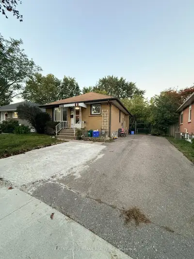 51 Admiral Road, Ajax, On L1s 2n8