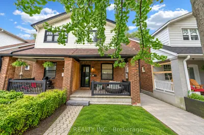 379 Scarborough Road, Toronto, On M4e 3n1