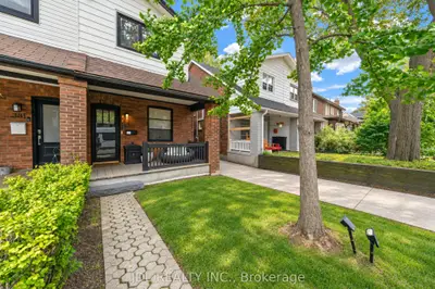 379 Scarborough Road, Toronto, On M4e 3n1