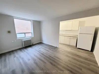 852 Broadview Avenue 105, Toronto, On M4k 2r1