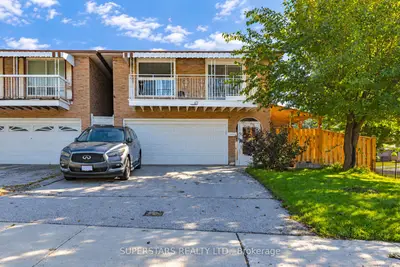 63 La Peer Boulevard, Toronto, On M1w 2h4