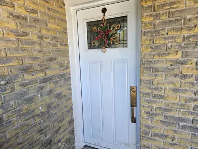 21 Darnborough Way, Toronto, On M1w 2g2