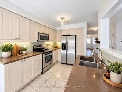 19 Sivyer Crescent, Ajax, On L1z 2a6