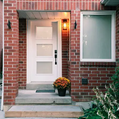 33 Tresher Court, Ajax, On L1t 2n3