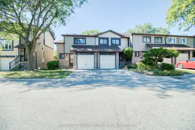 29 Fundy Bay Boulevard 18, Toronto, On M1w 3a2