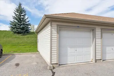 124 Aspen Springs Drive 306, Clarington, On L1c 0g8