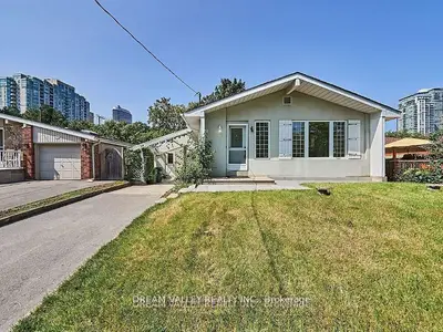 24 Gable Place Main, Toronto, On M1p 4j8