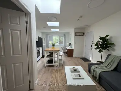 73-b Willow Avenue Upper, Toronto, On M4e 3k1