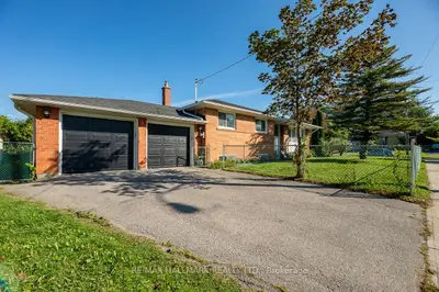 28 Fermoy Road, Toronto, On M1m 3j4