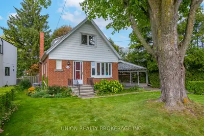 28 Singleton Road, Toronto, On M1r 1h9