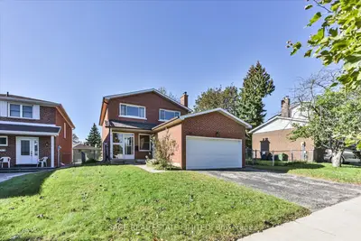 34 Craketts Avenue, Toronto, On M1s 3w6