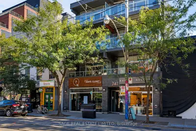 747 Queen Street E 401, Toronto, On M4m 1h3