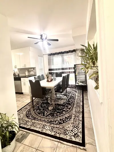 24 Holmes Crescent, Ajax, On L1t 3w7