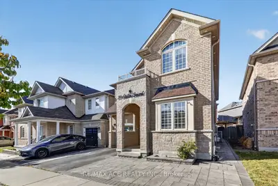 39 Skelton Crescent, Ajax, On L1z 1r4