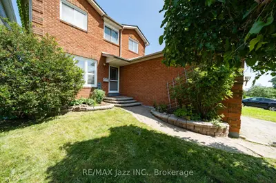 110 Freeland Avenue, Clarington, On L1c 4v6