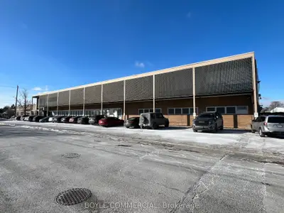 12 Cranfield Road 202, Toronto, On M4b 3g8
