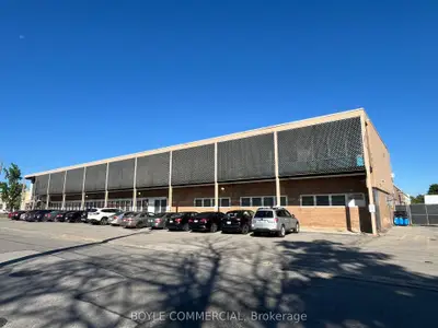 12 Cranfield Road 202, Toronto, On M4b 3g8