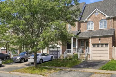 8 Gateway Court, Whitby, On L1r 3m9