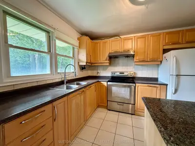 6 Highhill Drive, Toronto, On M1t 1n6