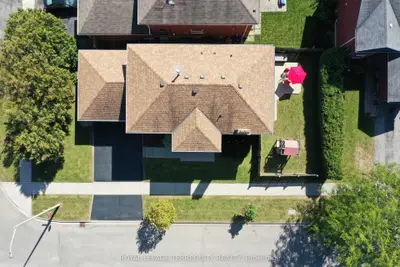 10 Scarboro Avenue, Toronto, On M1c 3z4