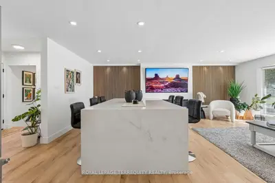 2 Richbourne Court, Toronto, On M1t 1t6