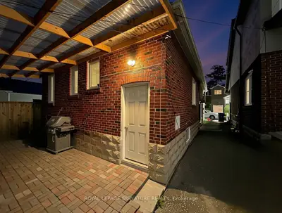 118 Harding Boulevard Bsmt, Toronto, On M1n 3e2