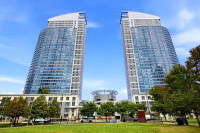 36 Lee Centre Drive 1002, Toronto, On M1h 3k2