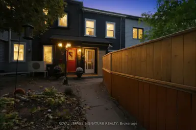 23 Myrtle Avenue, Toronto, On M4m 2a3