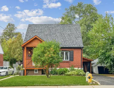24 Glenburn Avenue Lower, Toronto, On M4b 2x2