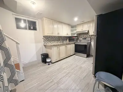 978 Warden Avenue, Toronto, On M1r 2n8