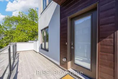 169 Jones Avenue 12, Toronto, On M4m 3a2