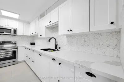 180 Markham Road 1701, Toronto, On M1m 2z9