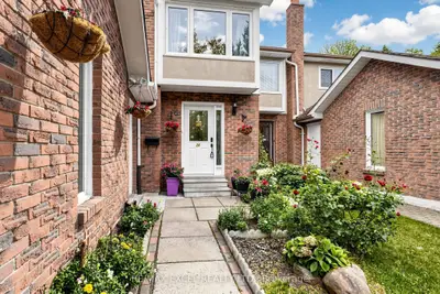 24 Redheugh Crescent, Toronto, On M1w 3c3