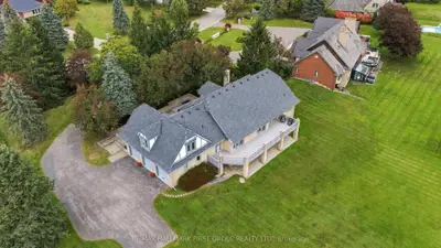17 Buggey Lane, Ajax, On L1z 1x4